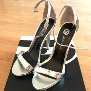 Michael Antonio Lovina Ankle strap Platform Sandal - Silver